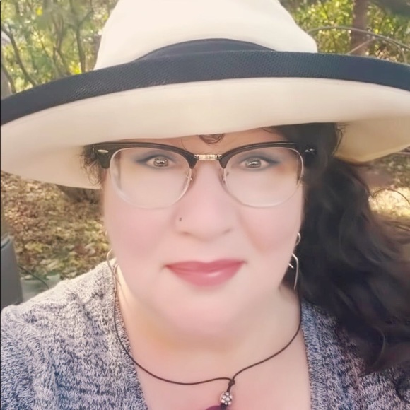 Meet your Posher, Susan - Picture 1 of 1